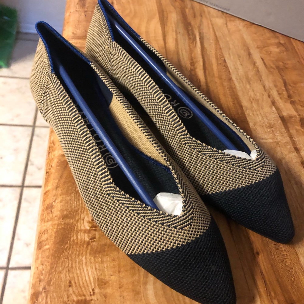 Women’s Shoe, Size 8